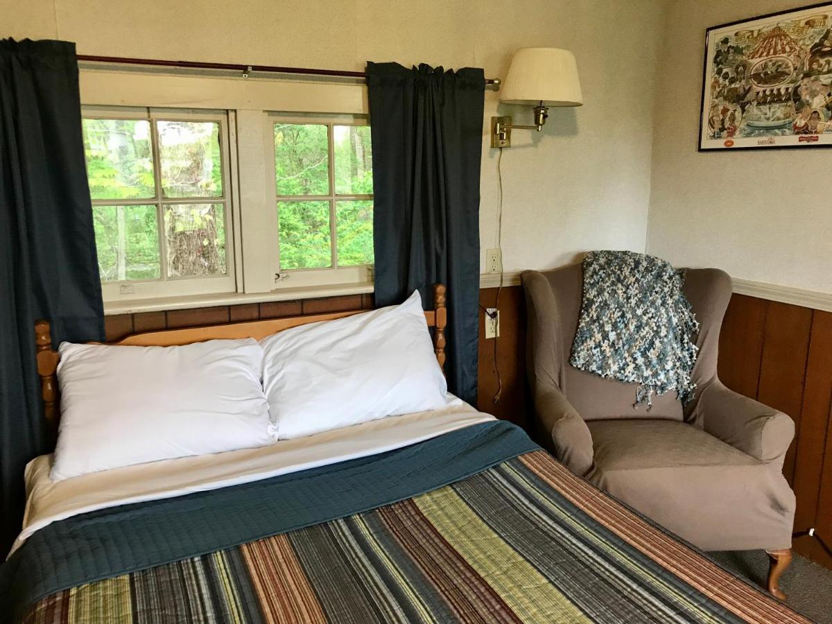 Chamber Lane Motel Round Lake Esterno foto