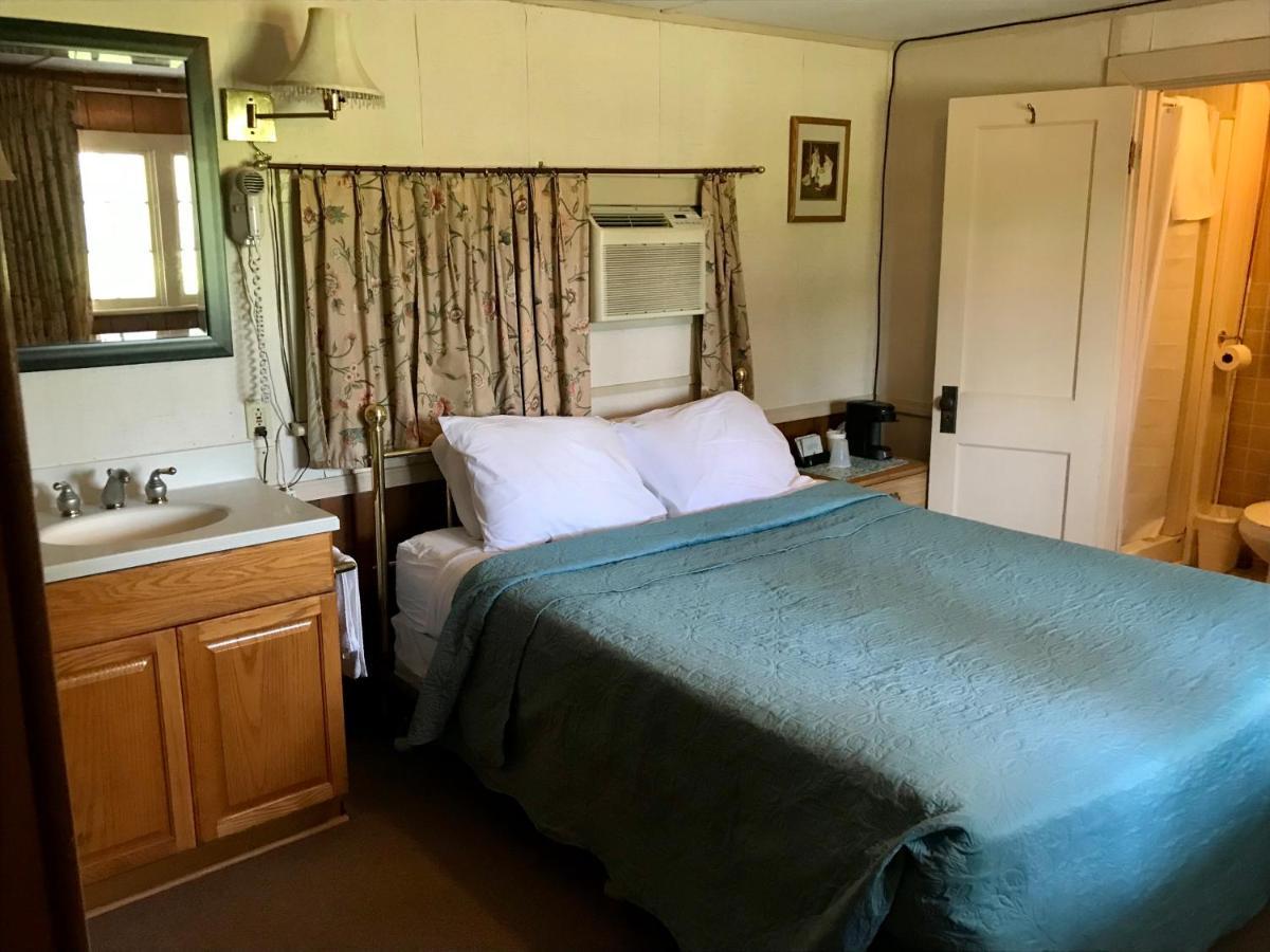 Chamber Lane Motel Round Lake Esterno foto