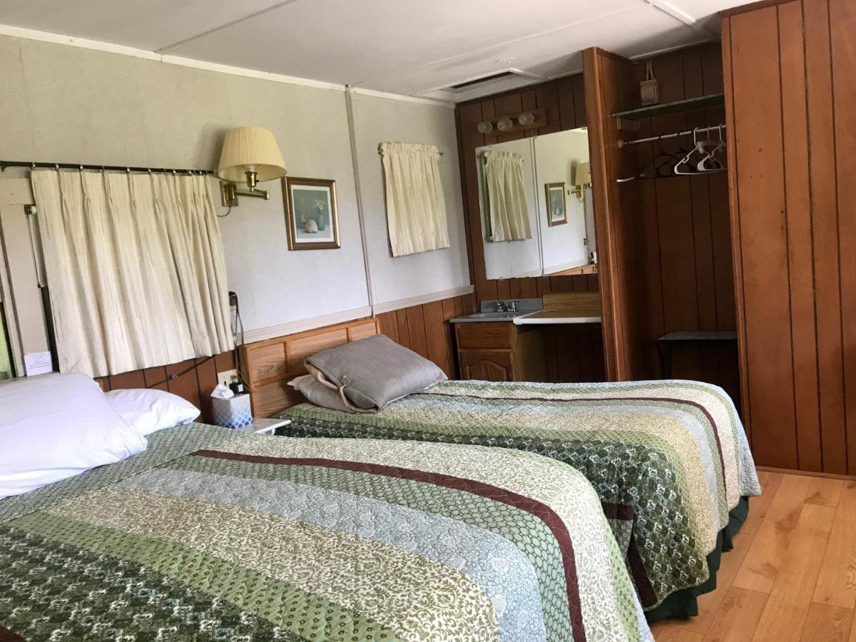 Chamber Lane Motel Round Lake Esterno foto