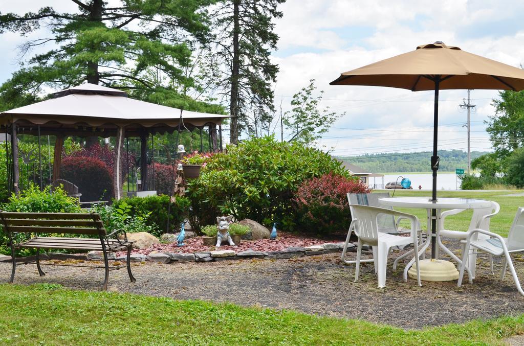 Chamber Lane Motel Round Lake Esterno foto
