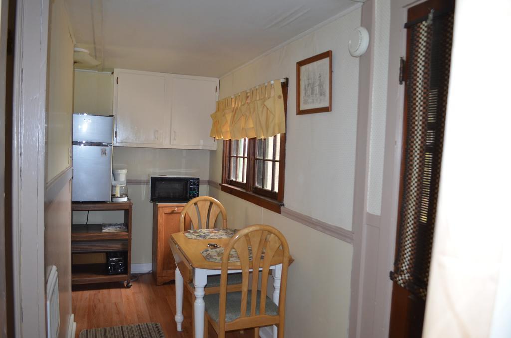 Chamber Lane Motel Round Lake Esterno foto