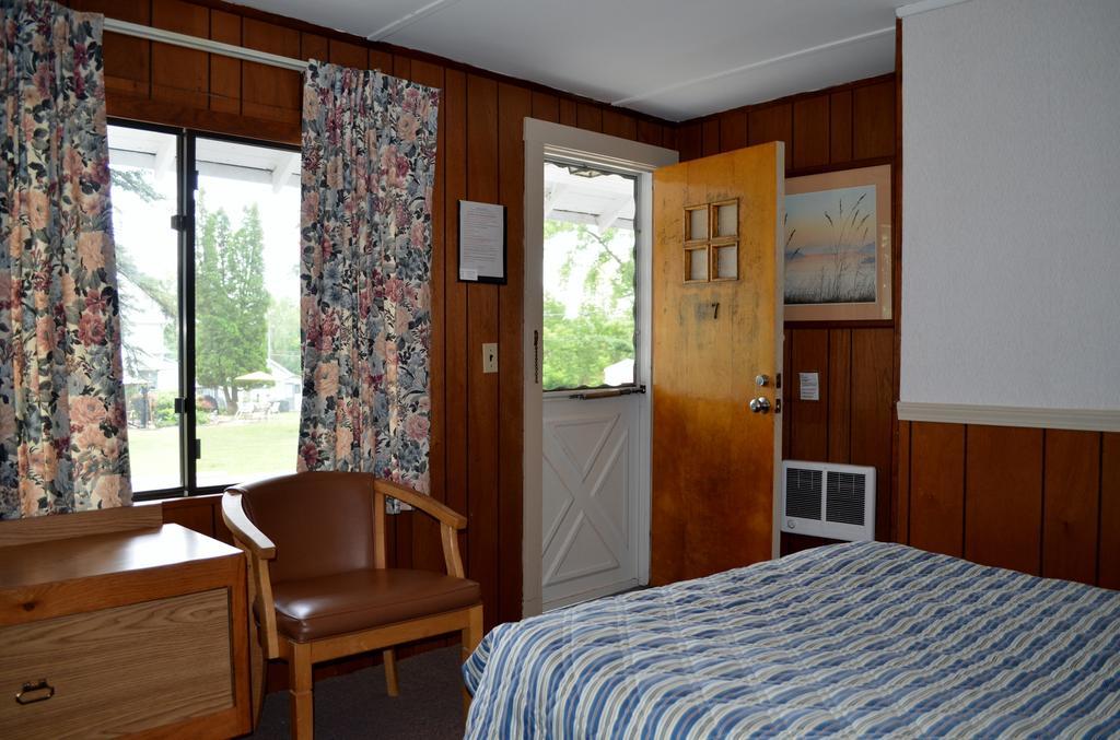 Chamber Lane Motel Round Lake Esterno foto