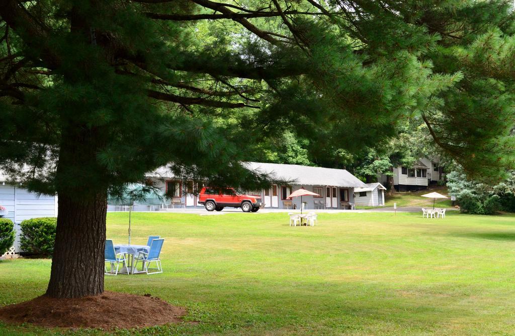 Chamber Lane Motel Round Lake Esterno foto