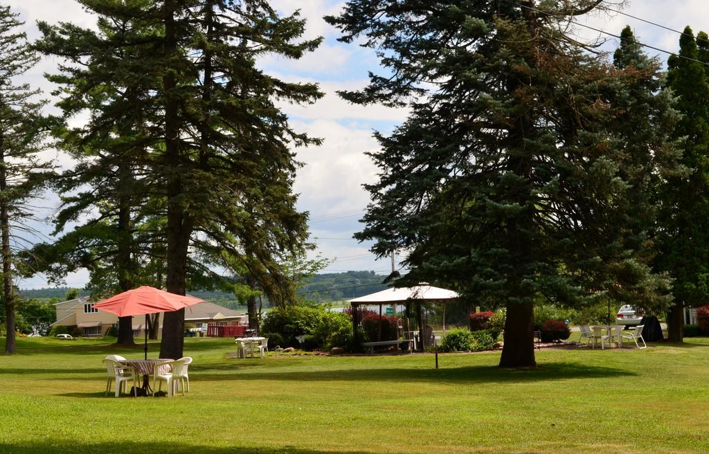 Chamber Lane Motel Round Lake Esterno foto