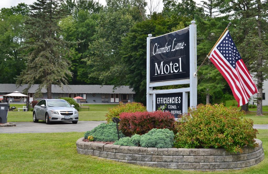Chamber Lane Motel Round Lake Esterno foto