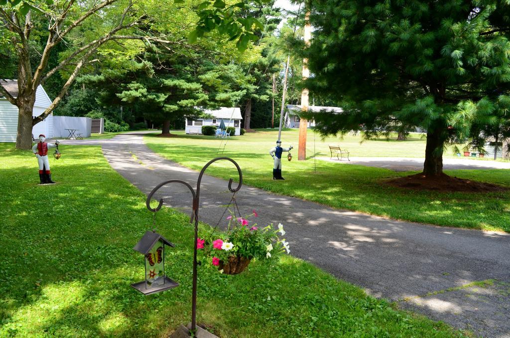 Chamber Lane Motel Round Lake Esterno foto